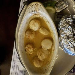 Central Park Hotel - Look at the scallops, which plate would you want? Well guess which one I got ya the dinky ones.
