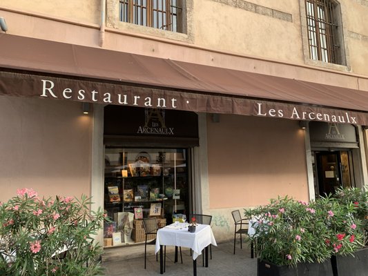 Restaurant Les Arcenaulx Marseille Vieux Port by null