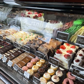 Astoria Pastry Shop - Bakeries Near Me - Royal Oak, Michigan