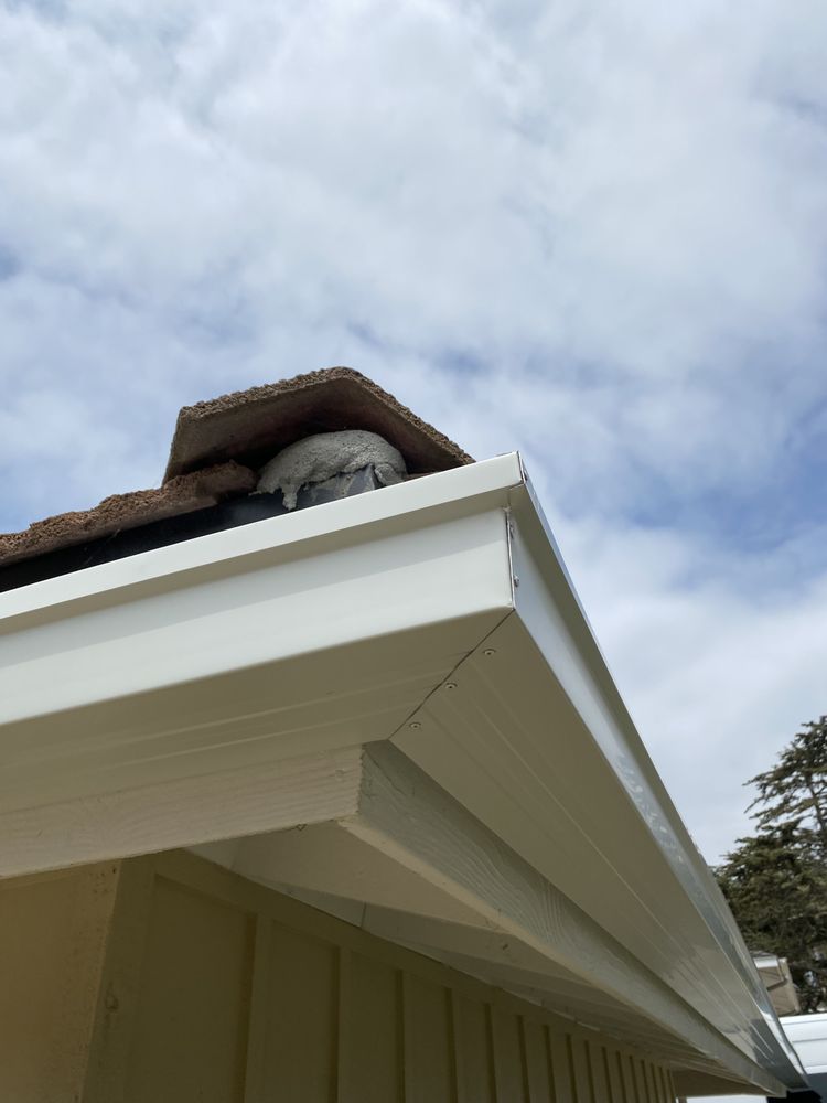 Slide of Humphreys Rain Gutters