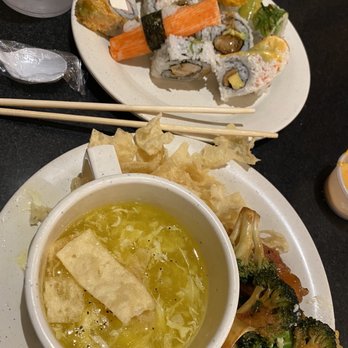 Chow King Grill & Buffet - a bowl of soup and a plate of food - Buffets Near Me - Smyrna, Georgia