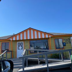 KD Donuts - Doesn't look open, but we'll try the 24 hour drive through.