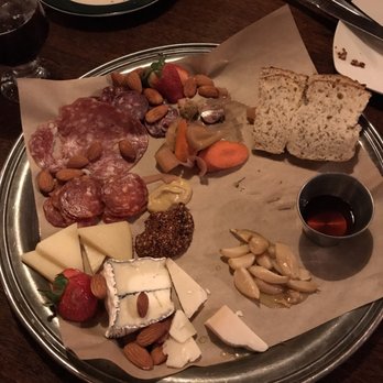 Flying Pig Pub & Kitchen - Pubs Near Me - Oceanside, California