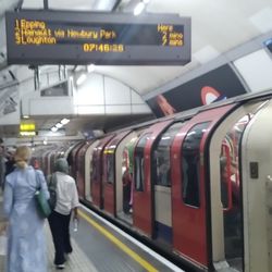 Bond Street Underground Station - Train