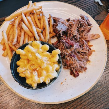 Gus's BBQ - Barbeque Near Me - Porter Ranch, California Gus's BBQ - Barbeque Near Me - Porter Ranch, California