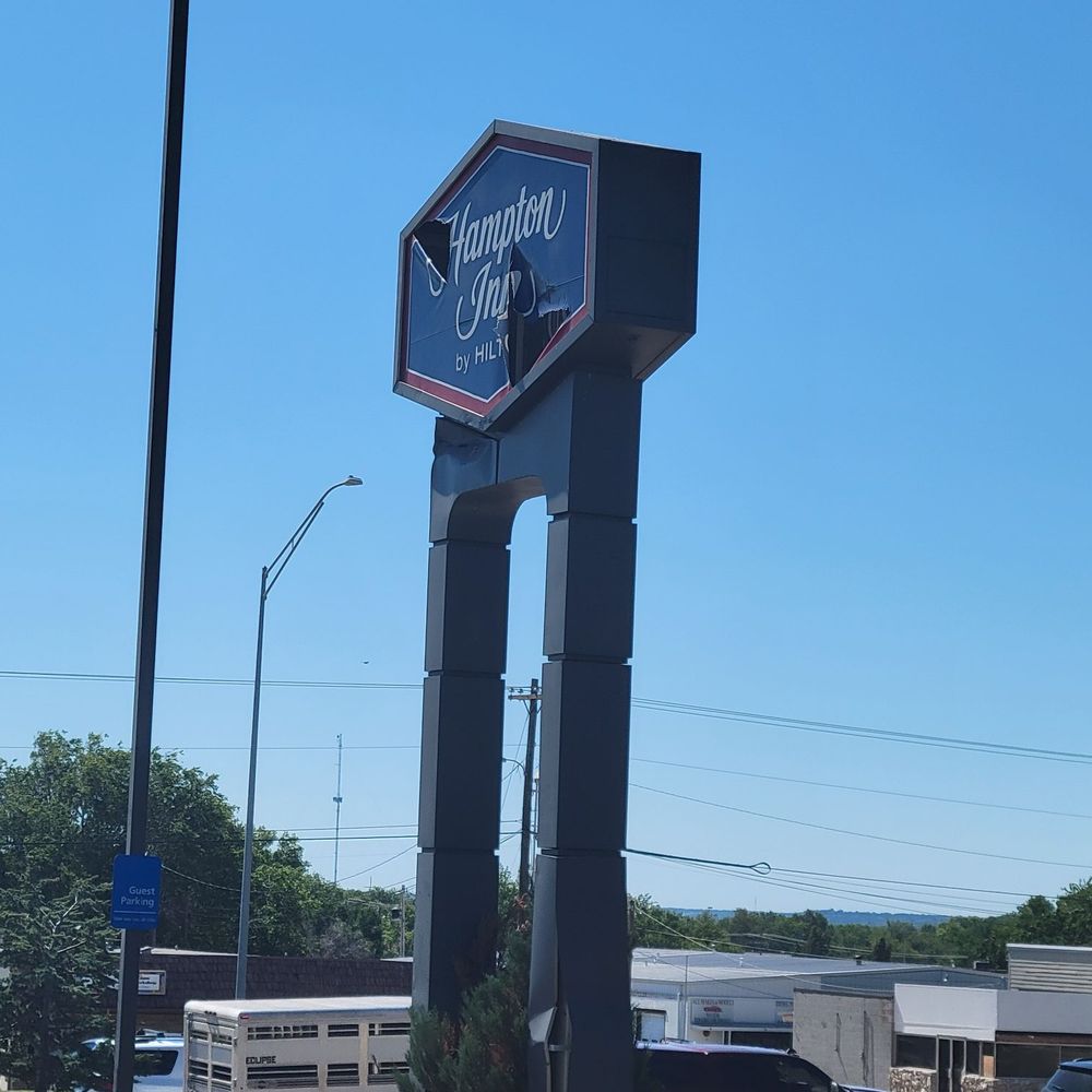 Hampton Inn Bartlesville - Sign damage from tornado - Hotels Near Me - Bartlesville, Oklahoma