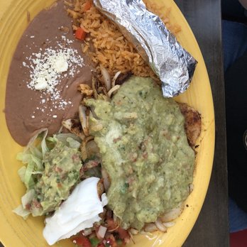 Casa Mia Mexican Kitchen - Pollo En Salsa Verde, best dish of the day!! Hands down. - Mexican Near Me - St Peters, Missouri Casa Mia Mexican Kitchen - Pollo En Salsa Verde, best dish of the day!! Hands down. - Mexican Near Me - St Peters, Missouri