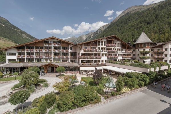 Hotel Das Central - Alpine . Luxury . Life by null