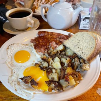 Maple Sugar & Vermont Spice - Breakfast in January 2022.  Love the eggs and homemade corned beef hash! - Specialty Food Near Me - Mendon, Vermont