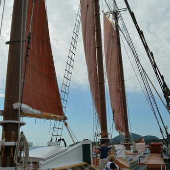 Schooner Margaret Todd - Raising the sails - Boating Near Me - Bar Harbor, Maine