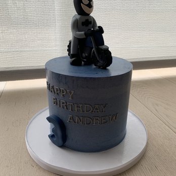 Caramela By Ines - Batman Birthday Cake - Custom Cakes Near Me Caramela By Ines - Batman Birthday Cake - Custom Cakes Near Me