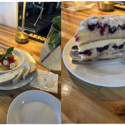 Peppadew with goat cheese appetizer and lemon blueberry cake Peppadew with goat cheese appetizer and lemon blueberry cake