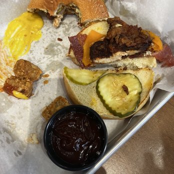 Blue Door Pub - Kluck Kluck Chicken Sandwich - Pubs Near Me - St Paul, Minnesota Blue Door Pub - Kluck Kluck Chicken Sandwich - Pubs Near Me - St Paul, Minnesota