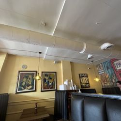 Papi's Cuban & Caribbean Grill - Inside