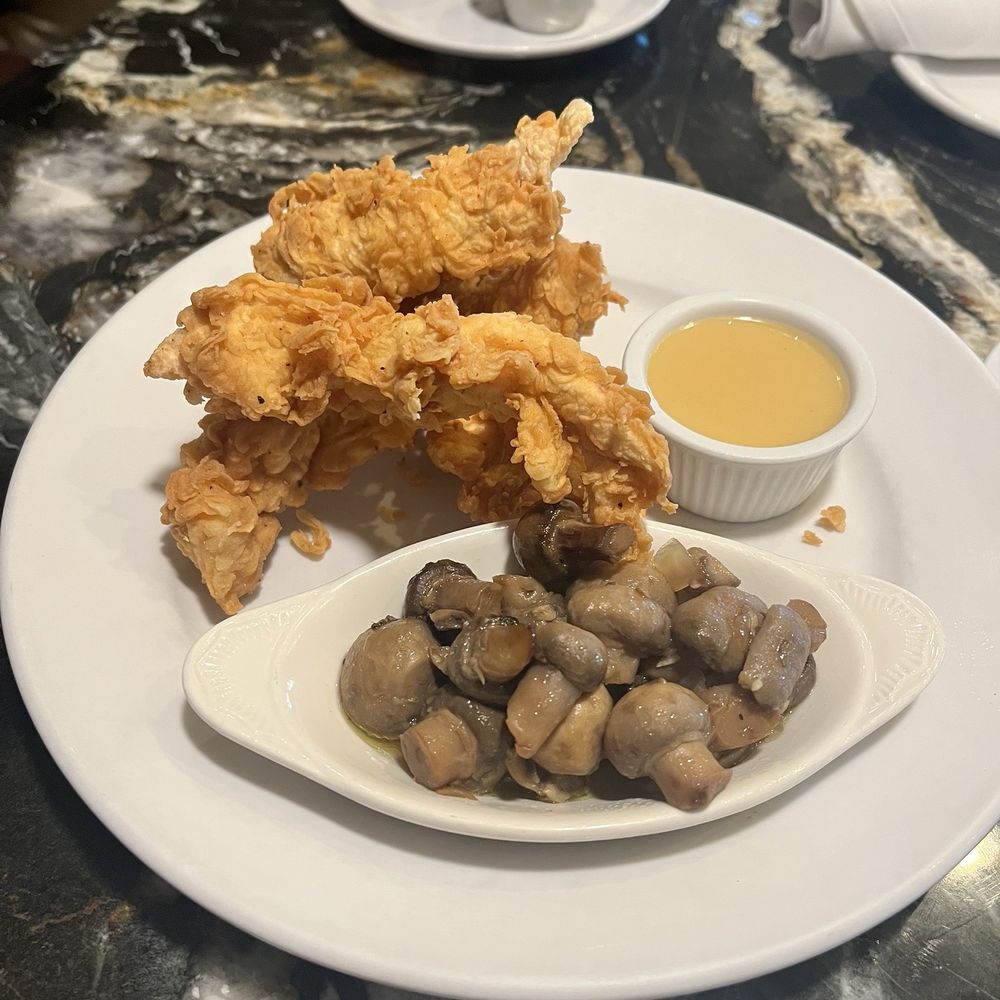 Riverside Grille - Fried Chicken Tenderloins with Sautéed Mushrooms - American Near Me - Beaumont, Texas Riverside Grille - Fried Chicken Tenderloins with Sautéed Mushrooms - American Near Me - Beaumont, Texas
