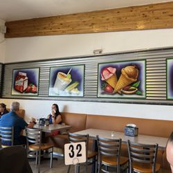 The paleta bar EP - Inside the restaurant.