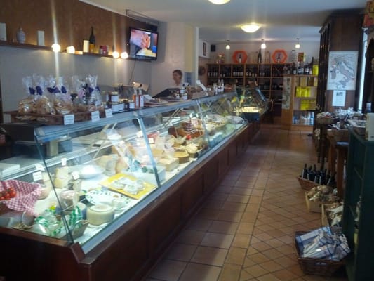Non Solo Vino Italienische Delikatessen by null