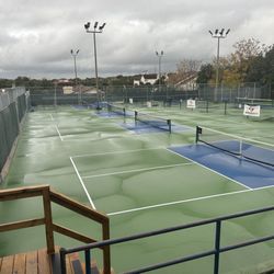 Thousand Oaks Family YMCA - Lots of pickleball courts