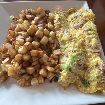 Shine Cafe - Corned beef and Pastrami Omelette w/ potatoes - Breakfast & Brunch Near Me - Troy, Michigan Shine Cafe - Corned beef and Pastrami Omelette w/ potatoes - Breakfast & Brunch Near Me - Troy, Michigan