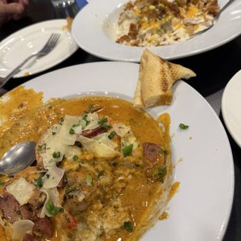 The Omega Grill - Shrimp and Grits, Chicken Fried Chicken bowl! - American Near Me - Spring, Texas