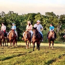Texas Livestock Rentals - Large group of riders