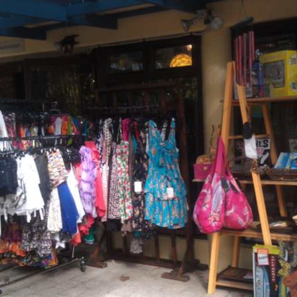 Noreen's Seaside Shop - Jewelry Near Me - Point Lookout, QLD