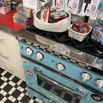 Sunliner Diner - Shopping area - Diners Near Me - Pigeon Forge, Tennessee