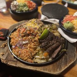 Chucks Steak House And Margarita Grill - Fajita plate