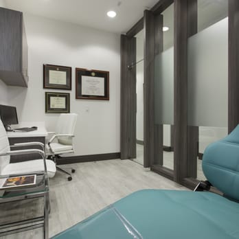 Nicolas Bebeau MD DDS FACS - Consult Room - Oral Surgeons Near Me - Scottsdale, Arizona Nicolas Bebeau MD DDS FACS - Consult Room - Oral Surgeons Near Me - Scottsdale, Arizona