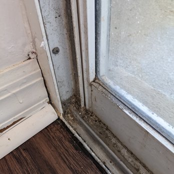 American Homes 4 Rent - Clearly not cleaned before we moved in. - Property Management Near Me - Orlando, Florida