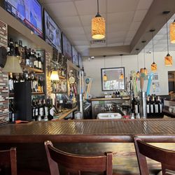 Milano's Italian Restaurant - The bar area