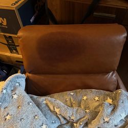 Commonwealth Moving and Logistics - Photo of stain left by sick mover.