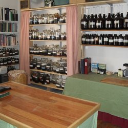 Hummingbird Herbals - Herb Shop