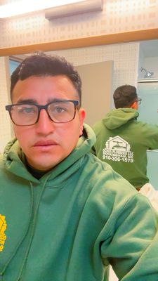 ochoa plumbingh Logo