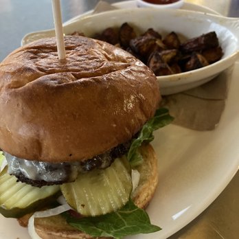 Mellow Mushroom Bristol - Ritz Burger* - Pizza Near Me - Bristol, Virginia Mellow Mushroom Bristol - Ritz Burger* - Pizza Near Me - Bristol, Virginia