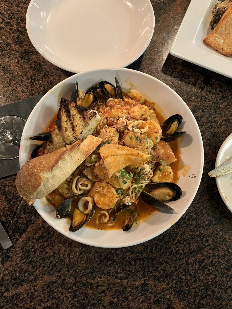 Social spots from Prezo