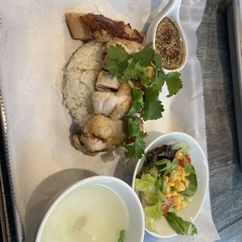 Three Roosters - Thai Near Me - New York, New York