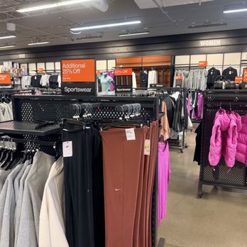 nike outlet legends ks