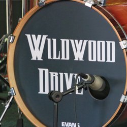 The Gin Mill - The band, "Wildwood Drive". July 4th weekend.