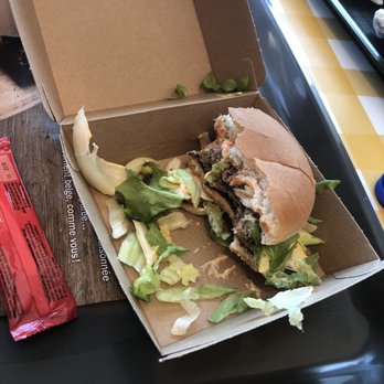 Quick - The supposed "giant" burger - Fast Food Near Me - Zaventem, VBR Quick - The supposed "giant" burger - Fast Food Near Me - Zaventem, VBR