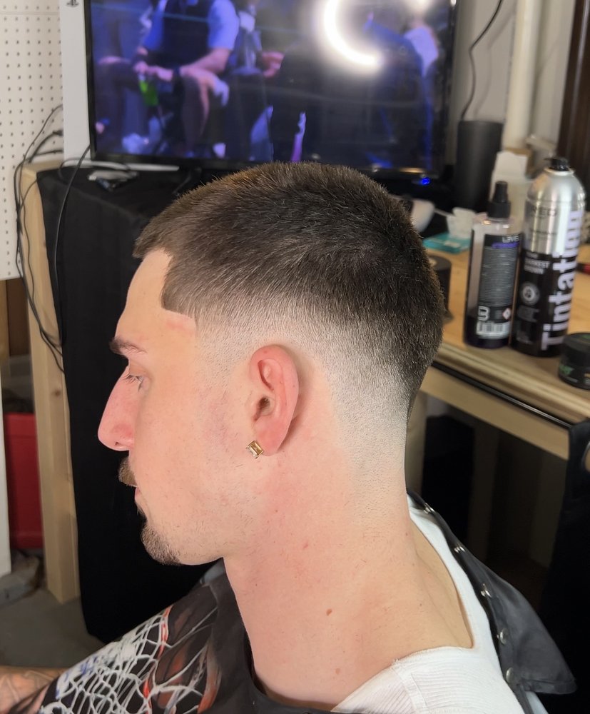 Barber LaFlame Logo
