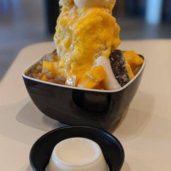 Meet Fresh - Mango Milk Shaved Ice - Desserts Near Me - Atlanta, Georgia