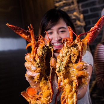 The Captain's Boil - Fresh giant lobster with The Captain's Sauce mild. Yea you can eat with your hands. - Cajun/Creole Near Me - Concord, Ontario