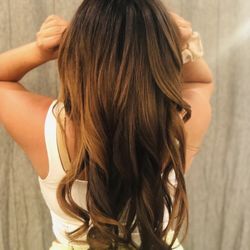 Hairpin lux lab - We bring the salon experience to you--because your time is just as valuable as your look.
Book your sleek style with Hairpin Mobile Salon