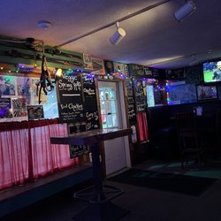 Dover Bar & Grill - Inside decor