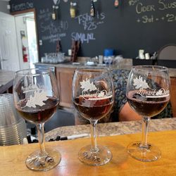 LynOaken Farms & Winery - Flight of Wine