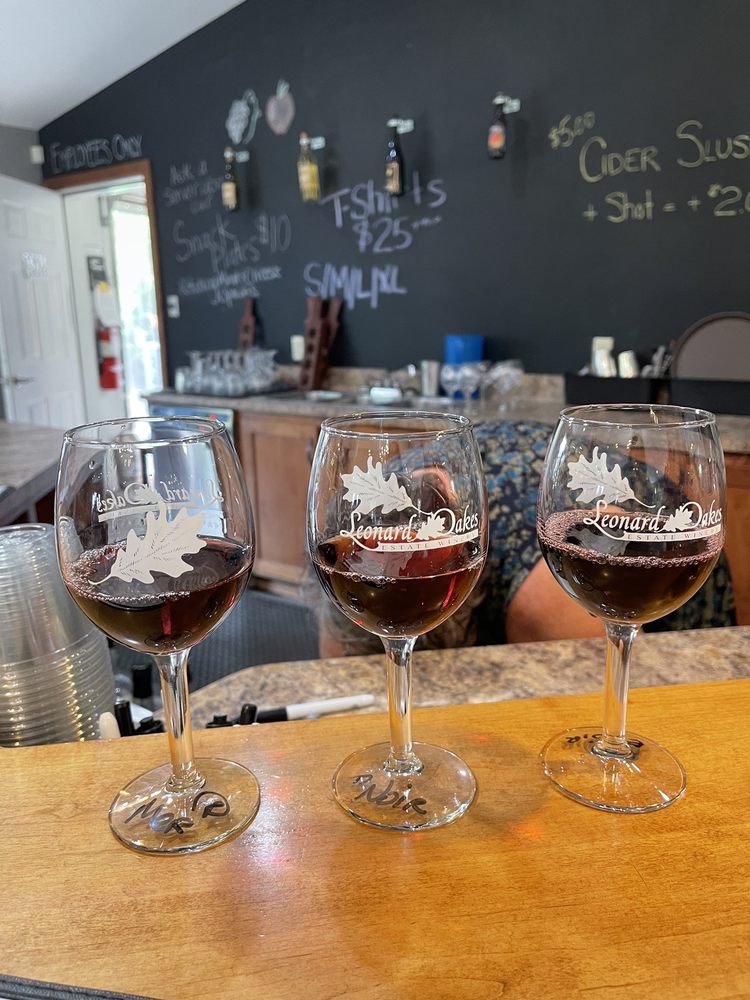 LynOaken Farms & Winery - vineyard in Medina, NY