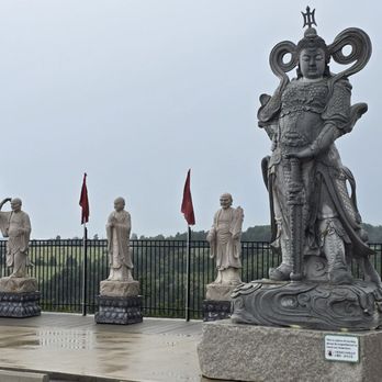 Wutai Shan Buddhist Garden - Large statue - Buddhist Temples Near Me - Cavan-Monaghan, Ontario