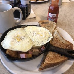 TwinLeaf - Hogansburg - Meat lovers skillet....soooooo good