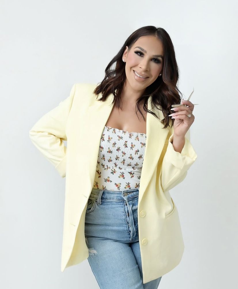 D.Herrera Lashes  Logo